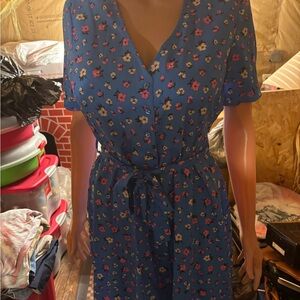 Blue Floral Button-Front Midi Dress with Tie Waist Size M NWT
